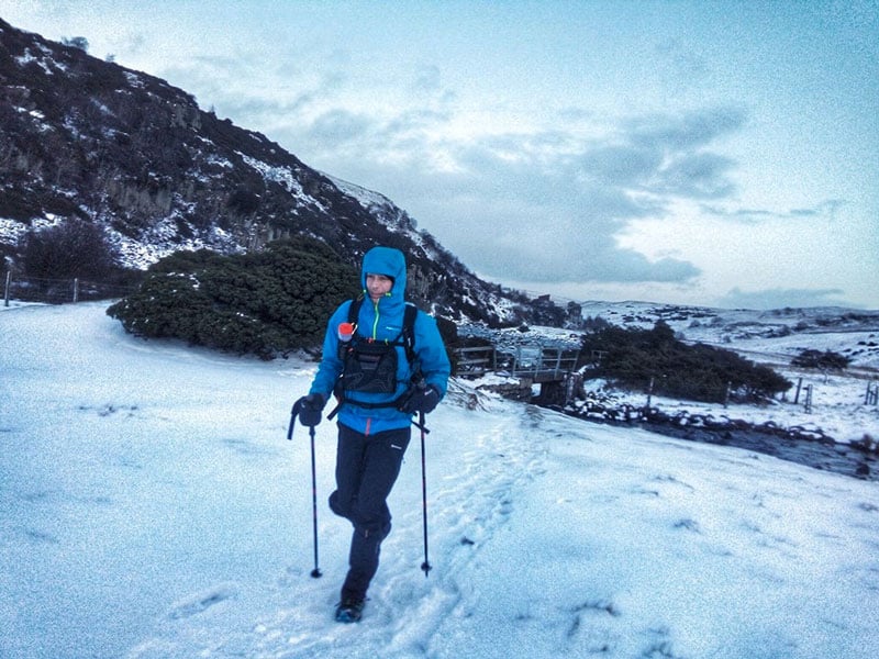 Andy Ehler mit Wrightsock im Tiefschnee